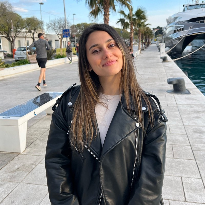 Laura O.
